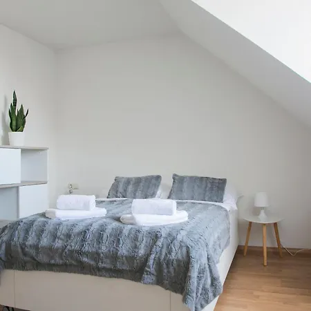 Cityoase Im Hansapark, Studio 1, Tiefgarage, Netflix, Wi-fi, Balkon *